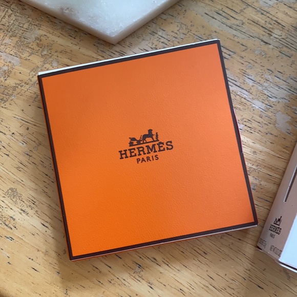 Rouge Hermès Matte Lipstick Rouge Casaque 64 MAT and lipstick sample NEW - Picture 8 of 9